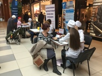Более 250 жителей Саратова приняли участие в профилактической акции, приуроченной к Всемирному дню борьбы с сахарным диабетом