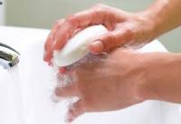Мытье рук с мылом поможет снизить заболеваемость ОРВИ на четверть и является важной мерой в борьбе с инфекциями.
