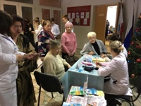 Для ветеранов Фрунзенского района медики организовали «Островок здоровья»