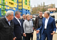Глава региона посетил стройплощадку поликлиники в пос.Елшанка г.Саратова
