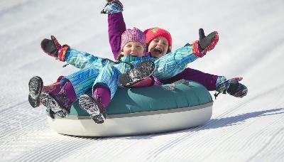 Санки, лыжи и коньки – зимние развлечения для всей семьи!