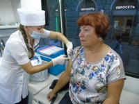В Саратовской области продолжается работа выездных бригад для вакцинации населения против гриппа
