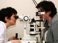 Во Всемирный день борьбы с глаукомой ГАУЗ «Областная офтальмологическая больница» организует «горячую телефонную линию»