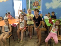 В детских оздоровительных лагерях продолжаются занятия, посвященные основам здорового образа жизни