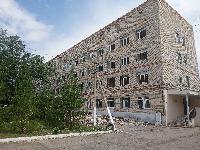 В Дергачевской районной больницы продолжается капитальный ремонт стационарного корпуса.